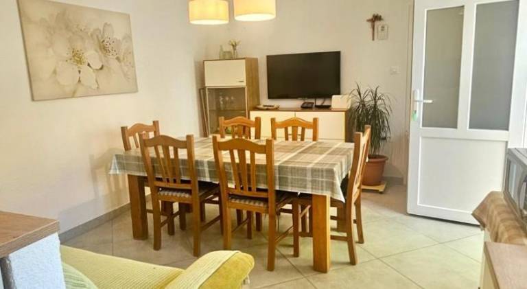 Apartment with terrace — photo 4