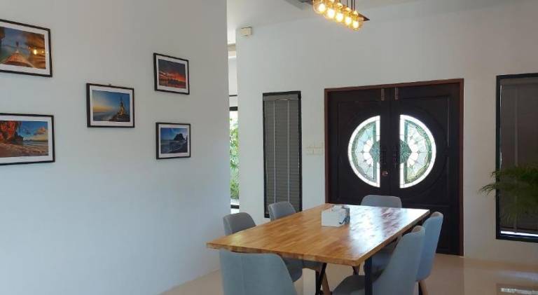 Beautiful villa with barbeque, pool & patio | Dogs allowed — photo 5