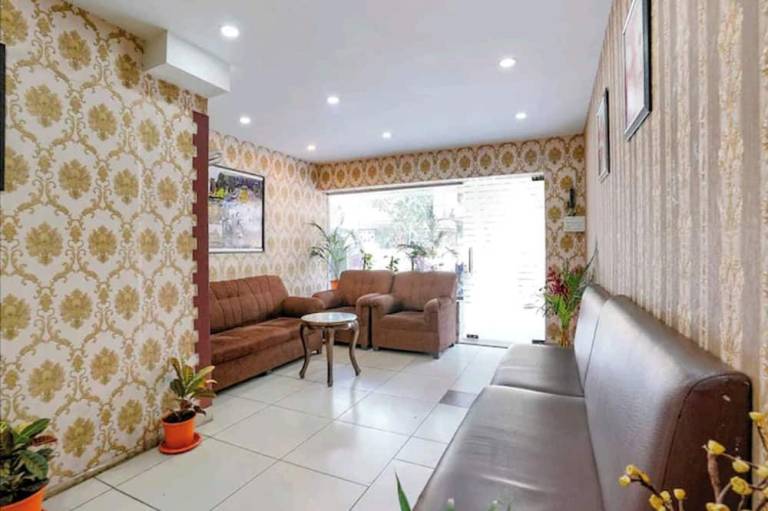 Hotel Gargi Deluxe