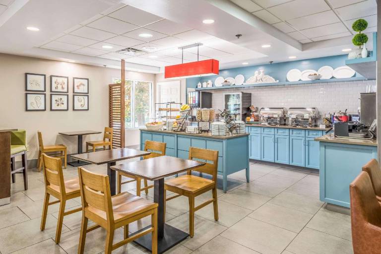Country Inn & Suites by Radisson, Cookeville, TN — photo 3