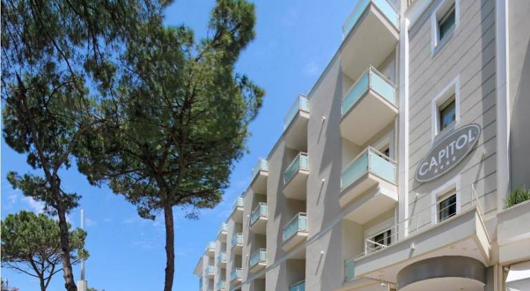 Serviced apartment with sauna, patio & jacuzzi in Misano Adriatico