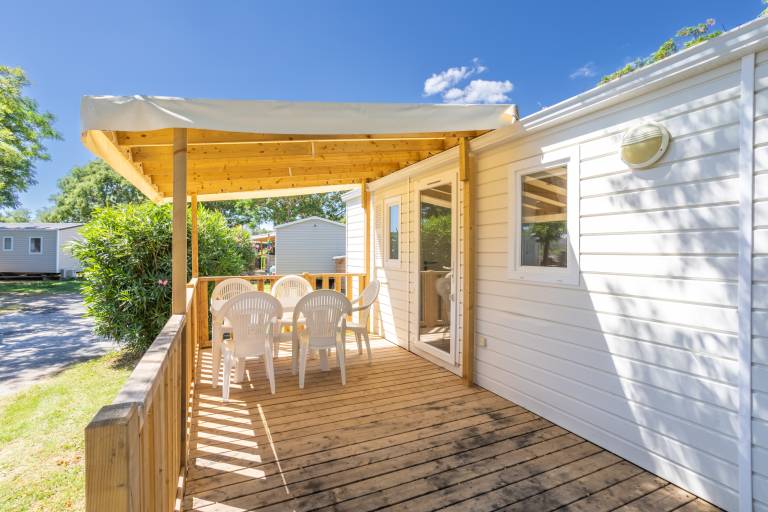 Mobile Home 'Mobilhome 4 Personnes' with Shared Pool, Private Terrace and Air Conditioning in Argelès-sur-Mer
