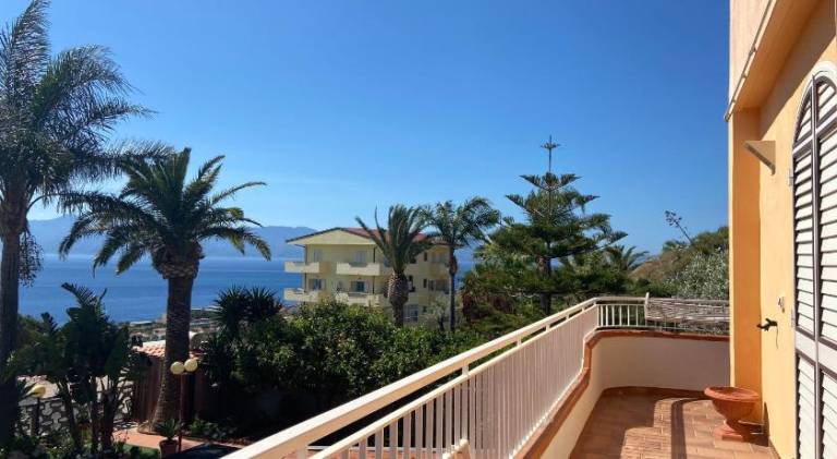 Apartment with pool & yard | Close to the beach | Pets allowed — photo 3