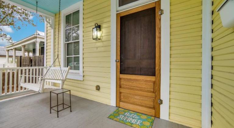 House with terrace, jacuzzi & yard | Near Tower of the Americas — photo 4