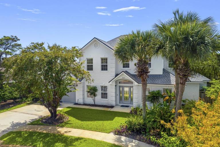 Family-friendly vacation home with heated pool & barbecue | Sea view | Pet-friendly — photo 2