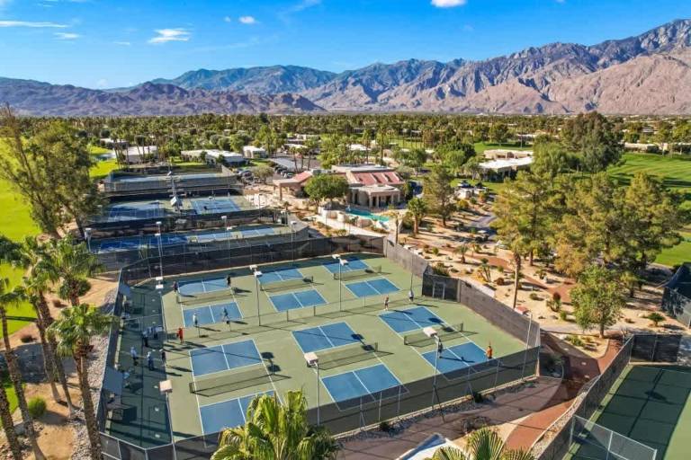 Holiday apartment with pool, fast internet & barbecue | Mountain view — photo 4