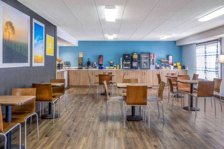 Days Inn by Wyndham Sioux Falls Airport — photo 2