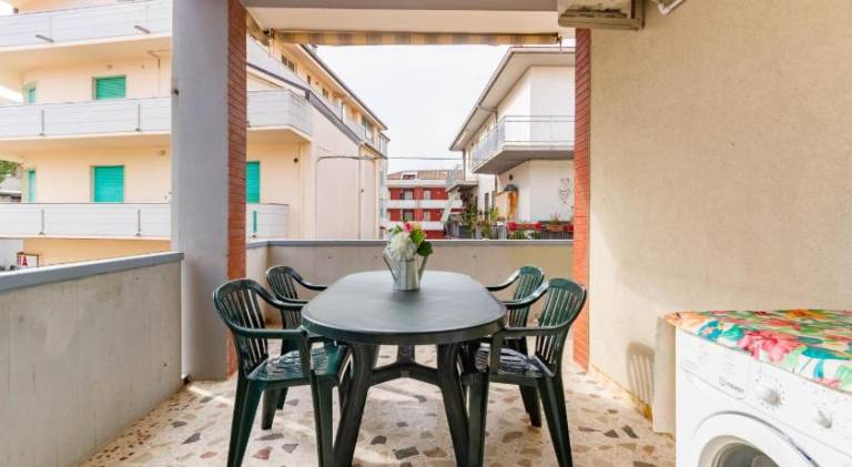 Apartment with 2 rooms for 6 persons — photo 3