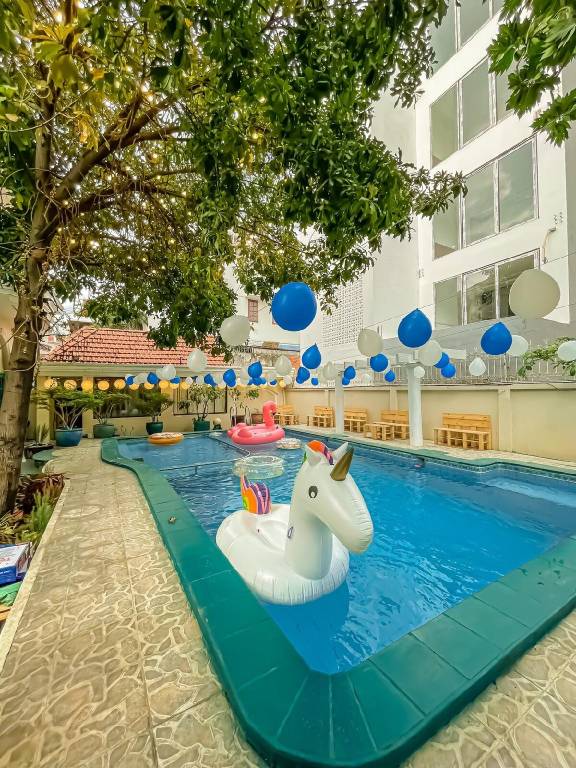 Villa with garden, hot tub & pool | Suitable for remote work | Pets are welcome — photo 5