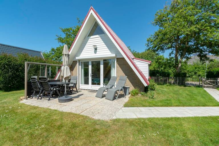 House with patio & yard in Callantsoog