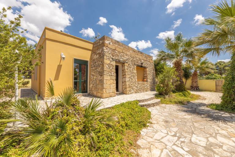 Spacious villa with garden, BBQ & private pool | Panoramic view | Pets are welcome — photo 2