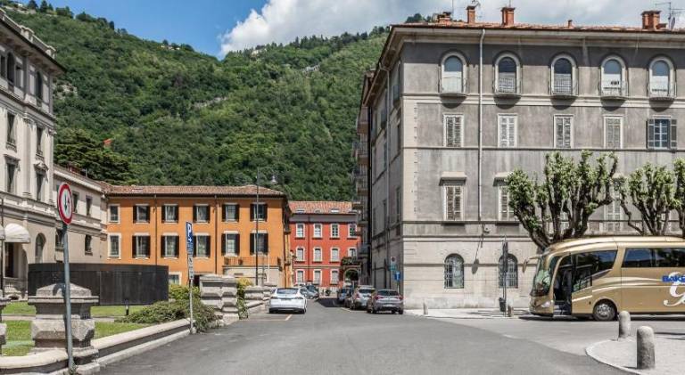 Fully equipped charming holiday apartment with patio | Next to Como Cathedral | Suitable for remote work | Pet-friendly — photo 4