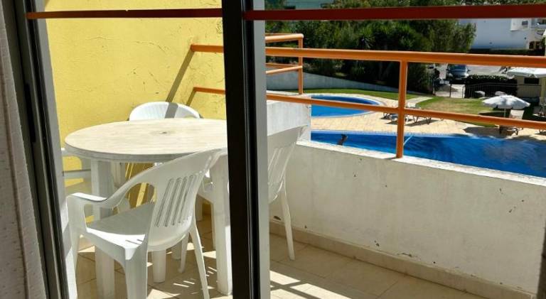 Serviced apartment with pool, terrace & yard — photo 5
