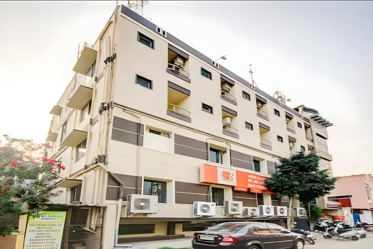 Hotel Royal Paradise in Coimbatore