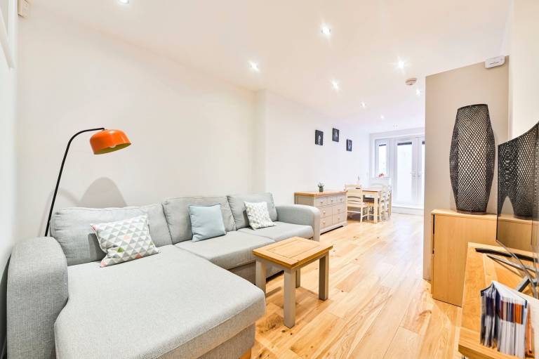 Apartment  Brentford