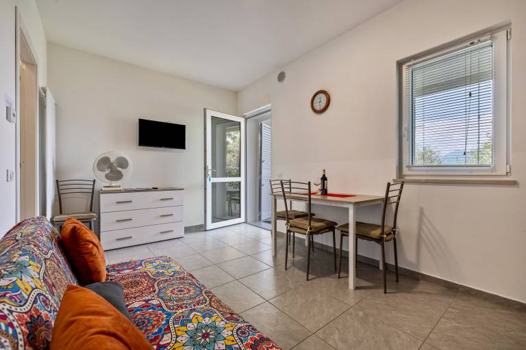 Apartment 'Casa Maria' with Lake View, Private Garden and Wi-Fi — photo 4