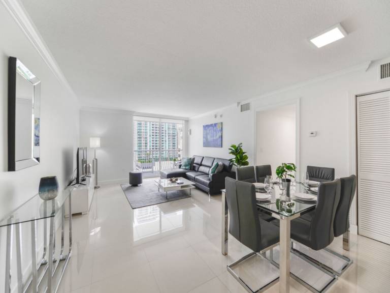 Condo Coconut Grove