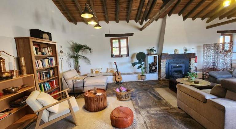Charming villa with patio, garden & private pool | Good for workation | Pet-friendly — photo 4