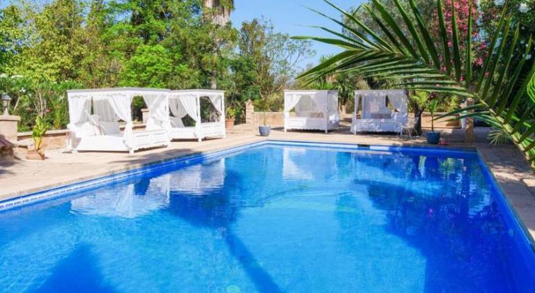 Holiday apartment with pool — photo 2