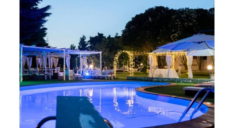 Holiday apartment with pool in Manfredonia