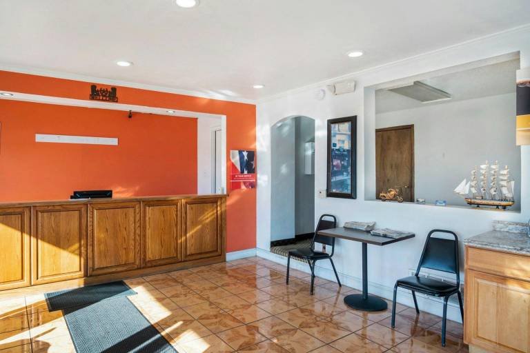 OYO Townhouse Dodge City KS — photo 4