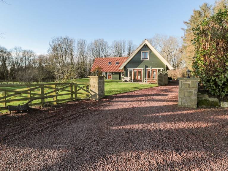 Cottage  Felton