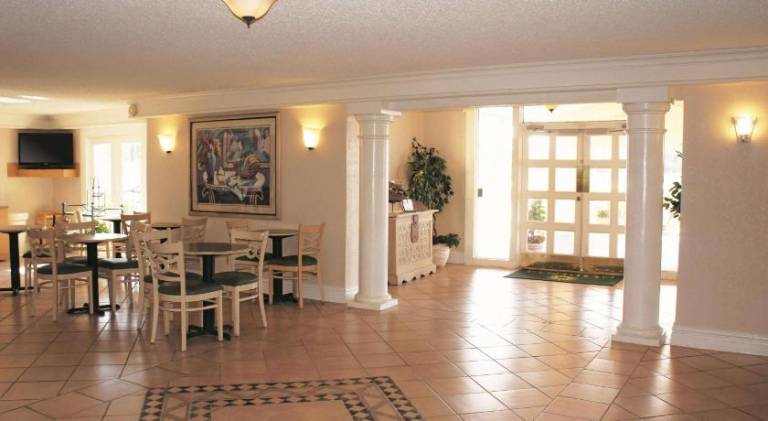 La Quinta Inn by Wyndham Clute Lake Jackson — photo 5