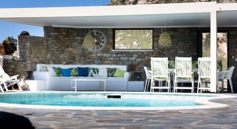 Villa with patio, garden & private pool | Suitable for remote work in Naxos