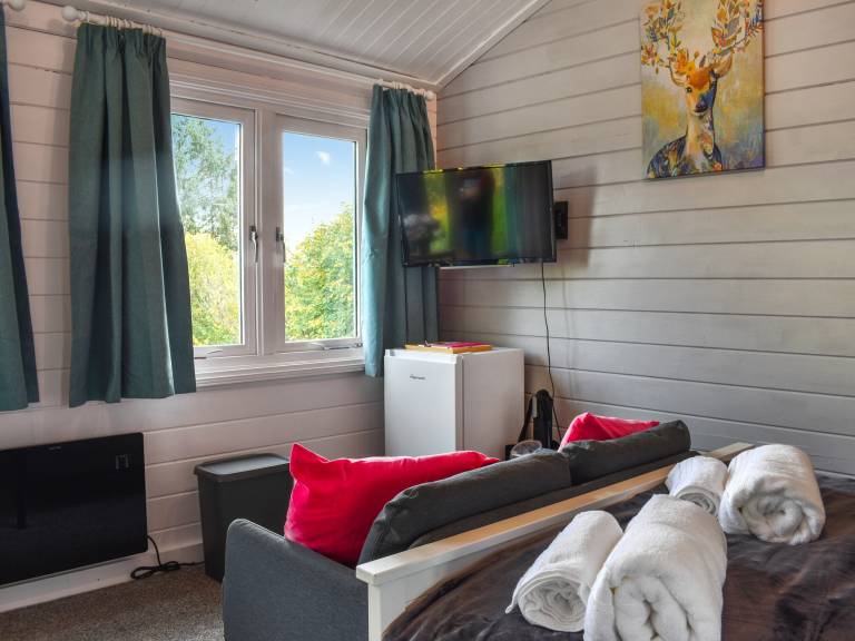 Family-oriented cottage with barbecue & yard | River view | Pet-friendly — photo 3