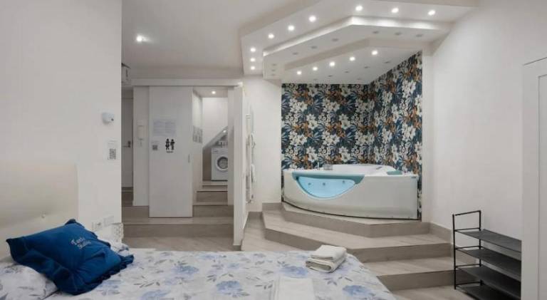 House with hot tub | Next to Piazza del Plebiscito | Perfect for remote work | Pets are welcome — photo 2