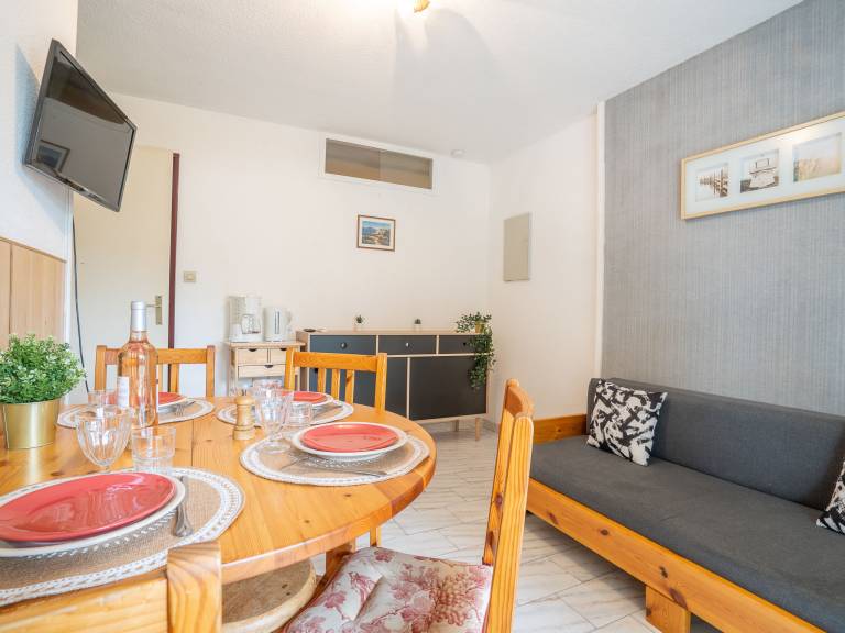 Apartment with pool & patio | Beach nearby | Pets are welcome — photo 3