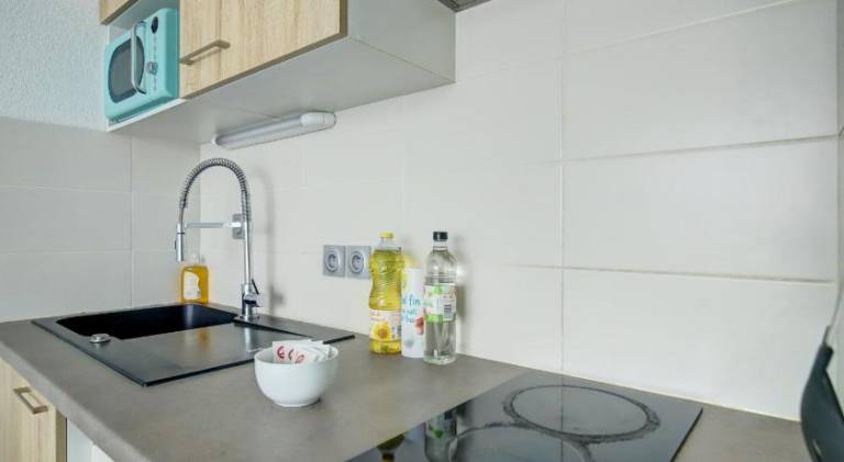 Rental apartment with patio | Near Toulouse Cathedral | Perfect for remote work — photo 2