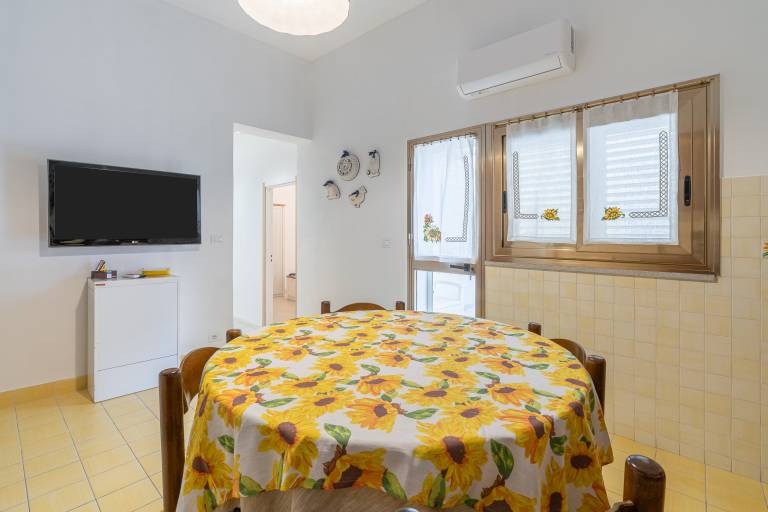 Rental apartment with terrace | City view — photo 4