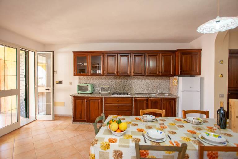 Apartment with fast internet, barbeque & patio — photo 3