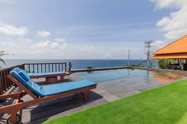 Manta Cottages with Sea View in Penida Island