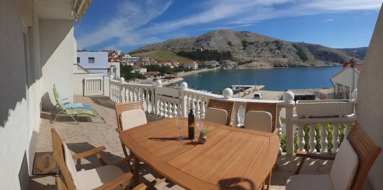 Two bedroom apartment with terrace and sea view Metajna (Pag) (A-6498-b) in Senj