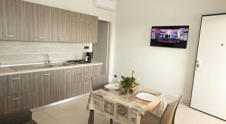 Holiday apartment with private pool, barbeque & terrace — photo 4