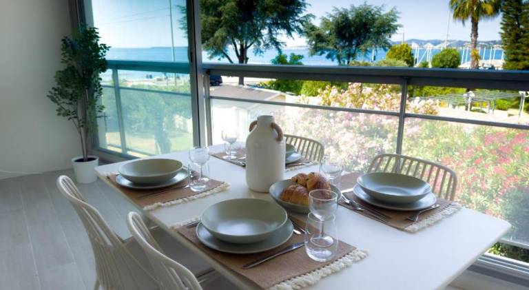 By the beach, Sea View, brand new in Cagnes-sur-Mer