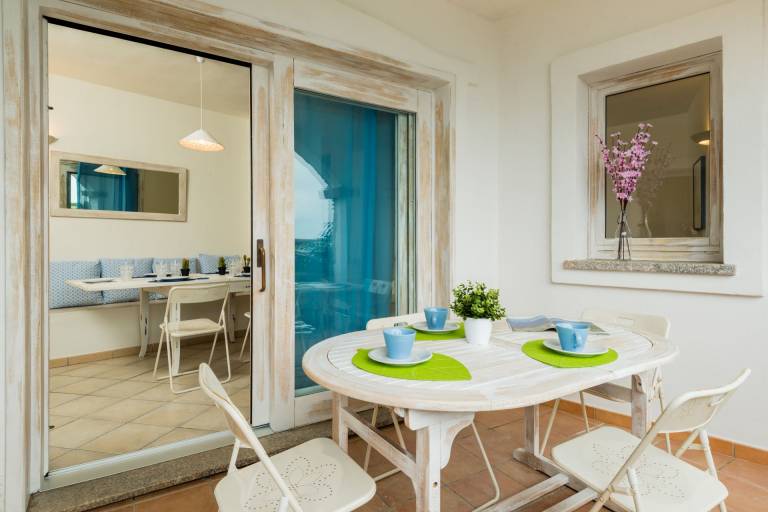 Holiday apartment with yard, patio & pool — photo 3