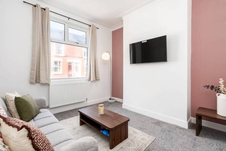 House with yard & fast internet in Doncaster