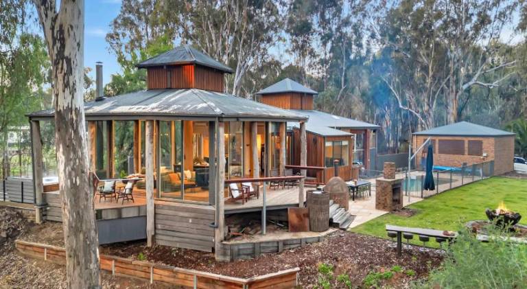 House Echuca Village