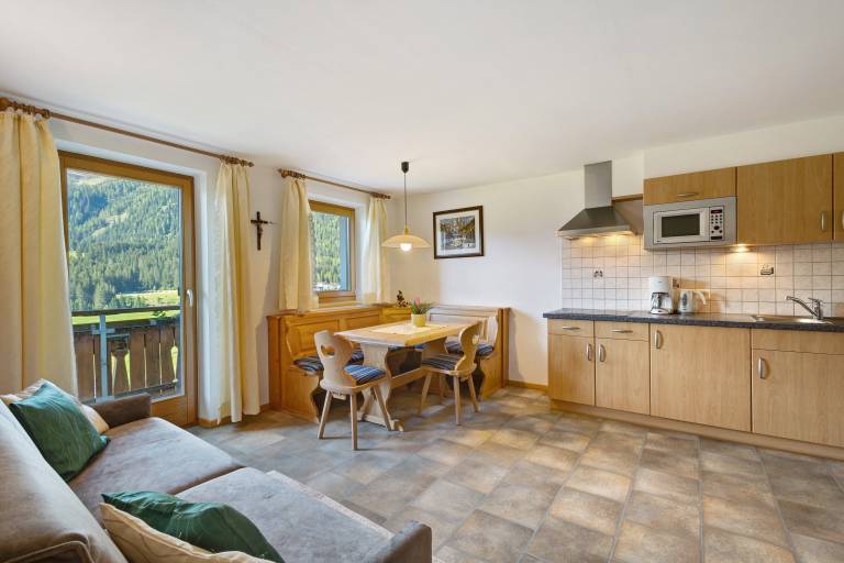 Children-friendly beautiful rental apartment with garden | Mountain view | Suitable for remote work | Dogs allowed — photo 3