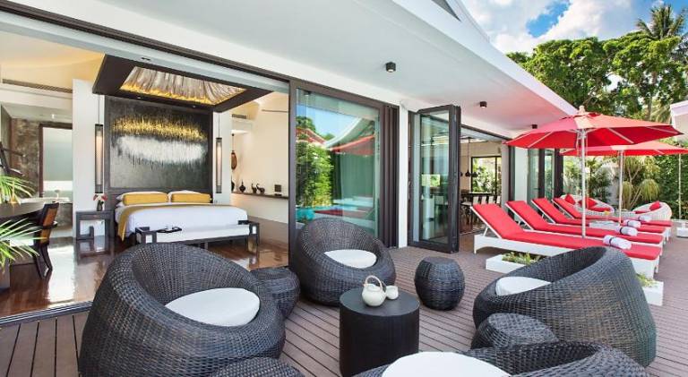 Villa with jacuzzi & pool — photo 2