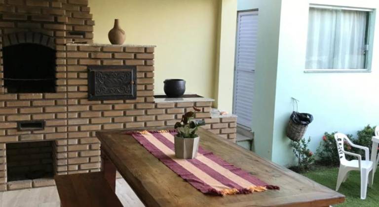 Vacation home with pool — photo 4