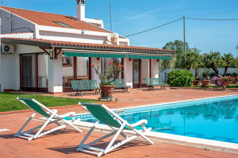Villa Sole Pula close to the Beach with Pool, Garden & Wi-Fi in Pula