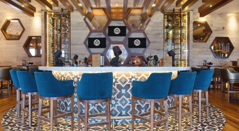 Sandman Hotel Calgary Airport — photo 4