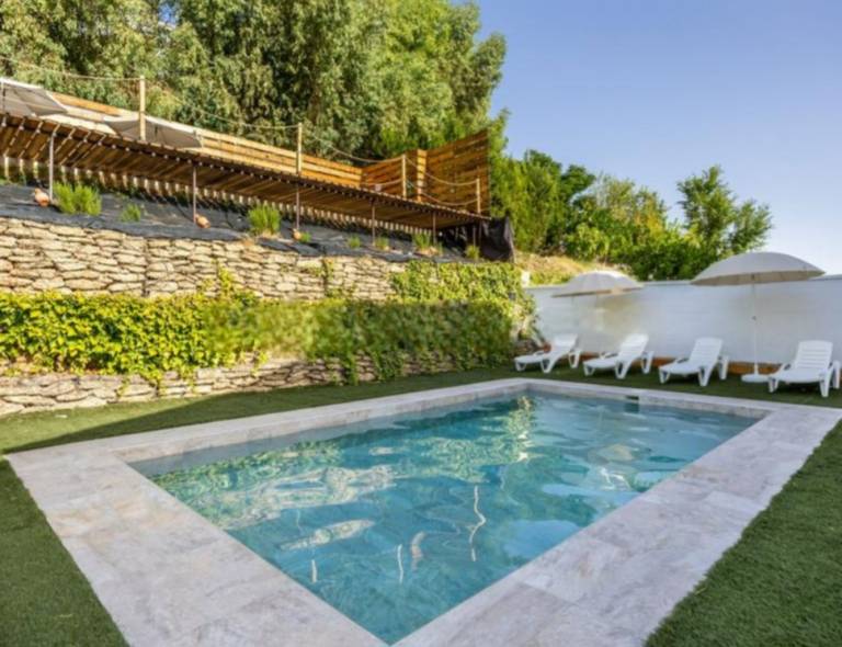 Villa with hot tub, patio & barbecue | Pets are welcome — photo 5