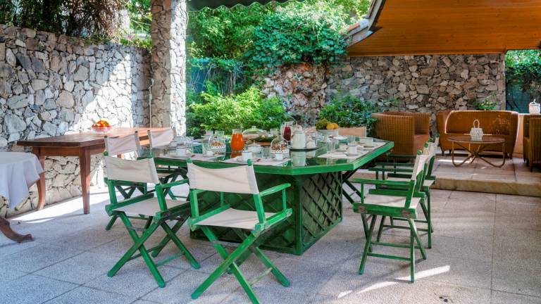 Child-friendly charming villa with patio, BBQ & private pool | Garden view | Close to the beach | Pets allowed — photo 3