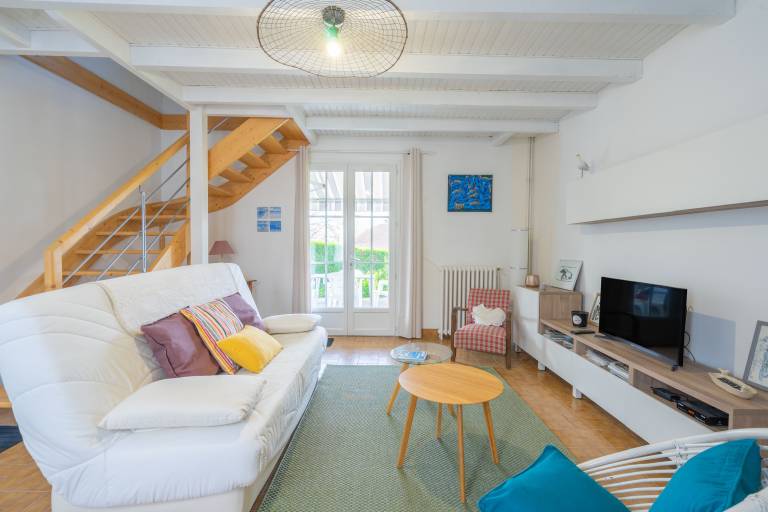 Holiday Home 'Rénovée - Le 36' with Private Terrace, Private Garden and Wi-Fi — photo 2