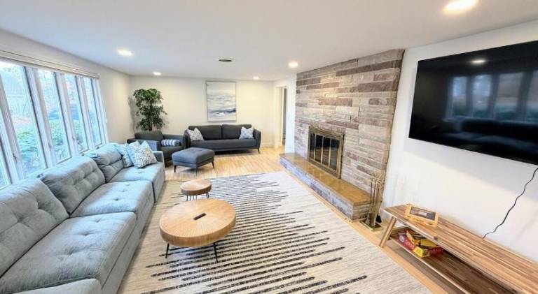 Modern 3 bedroom house, close to downtown Hyannis and Beach — photo 2